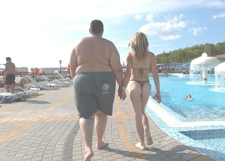 Fat Guy Has a Skinny Girlfriend
